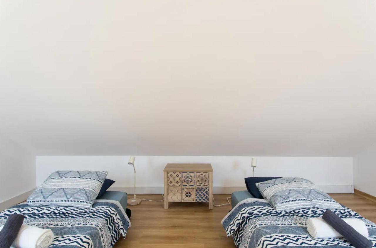 Beautiful 3-Story House In Chiado With A 40M² Private Terrace Appartement Lissabon Buitenkant foto