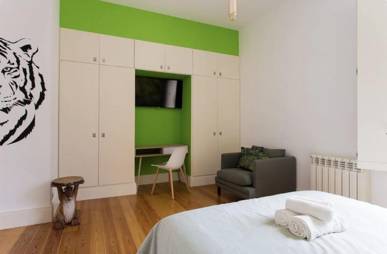 Beautiful 3-Story House In Chiado With A 40M² Private Terrace Appartement Lissabon Buitenkant foto