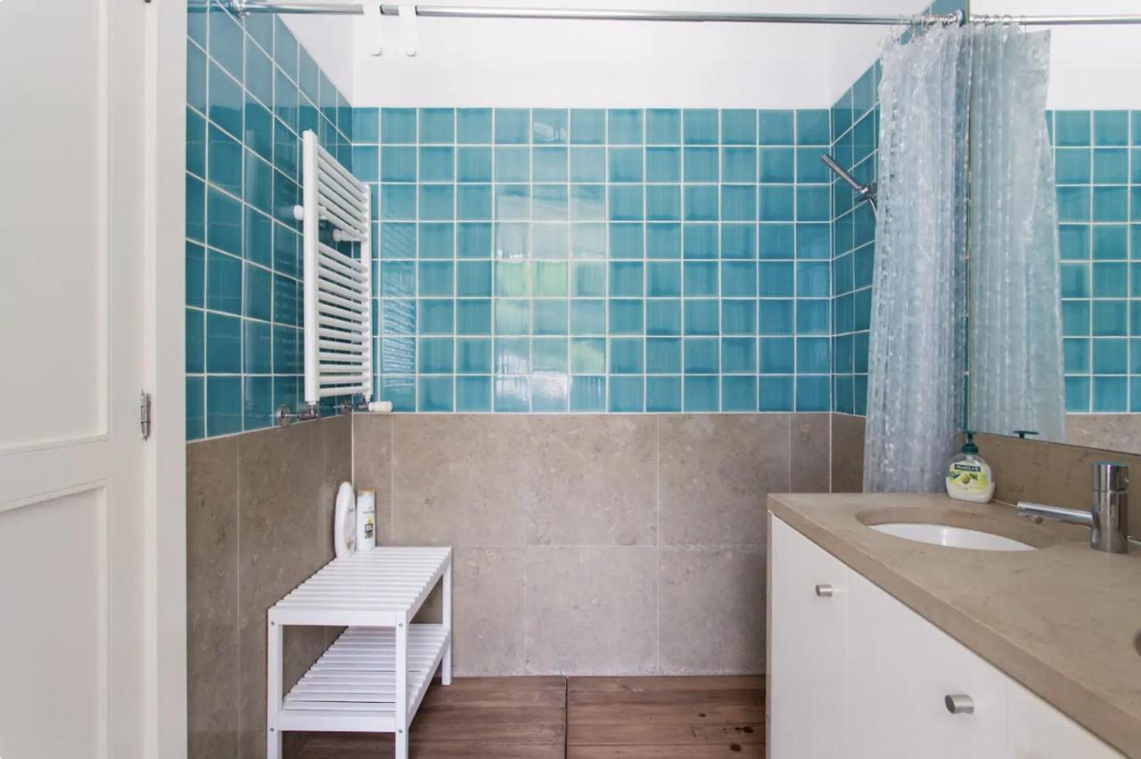 Beautiful 3-Story House In Chiado With A 40M² Private Terrace Appartement Lissabon Buitenkant foto