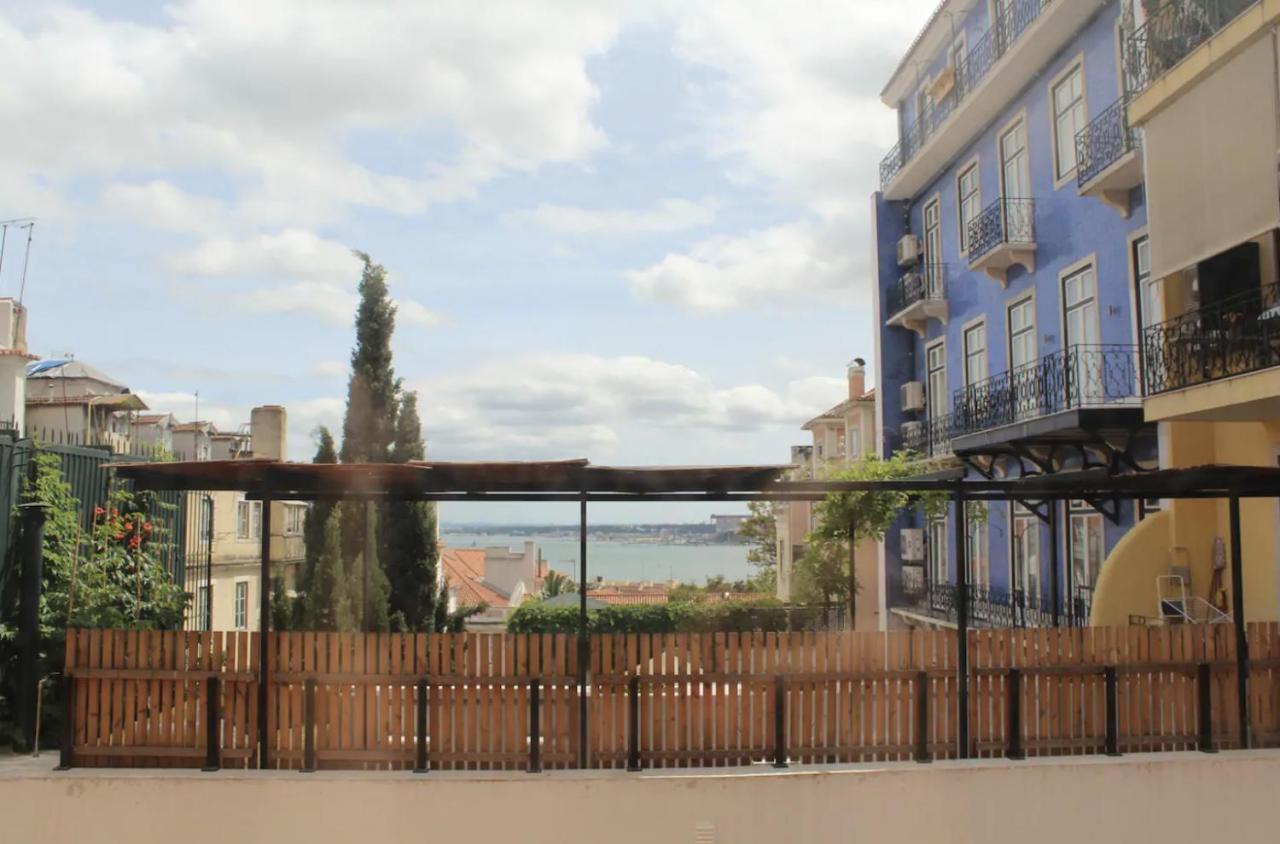 Beautiful 3-Story House In Chiado With A 40M² Private Terrace Appartement Lissabon Buitenkant foto