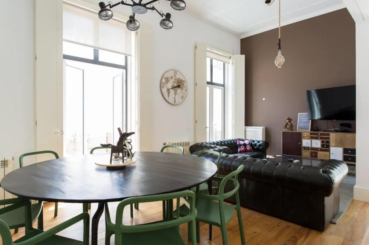 Beautiful 3-Story House In Chiado With A 40M² Private Terrace Appartement Lissabon Buitenkant foto